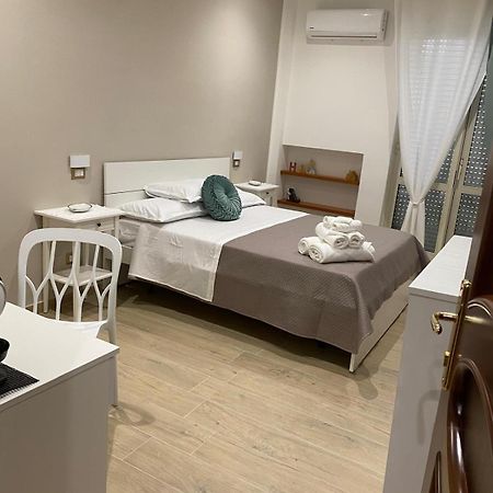 نابولي B&B Civico 22 Silvestre المظهر الخارجي الصورة