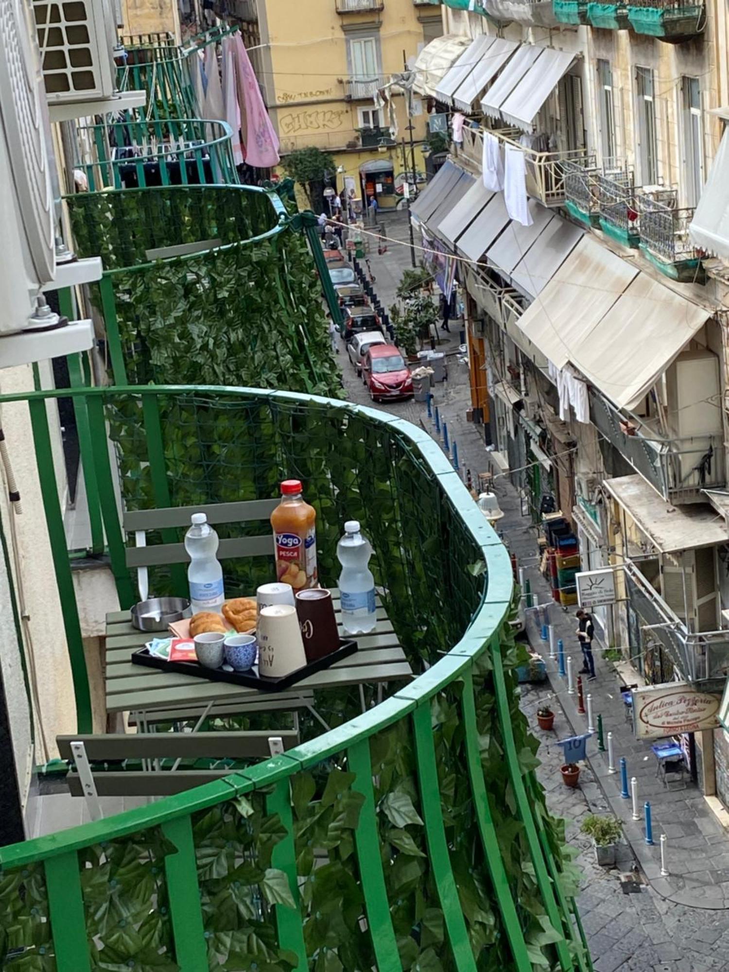 نابولي B&B Civico 22 Silvestre المظهر الخارجي الصورة